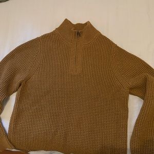 Men’s quarter zip sweater